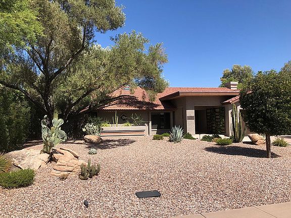 4th image of 10233 N 86th St
