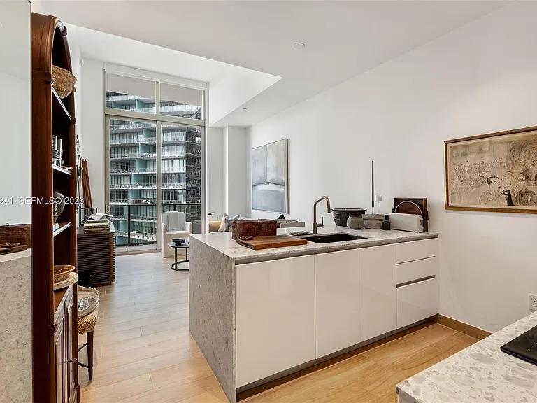 2655 S Bayshore Dr #807 — Photo 8