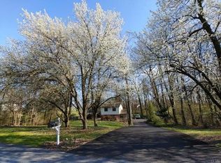 5890 Labrador Ct, Schnecksville, PA 18078