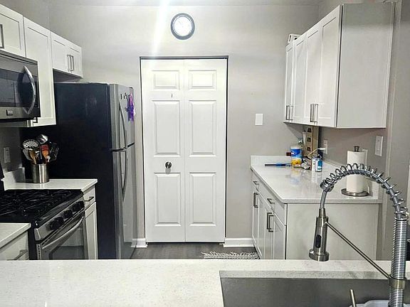 5th image of 20311 Beechwood Ter Unit 303