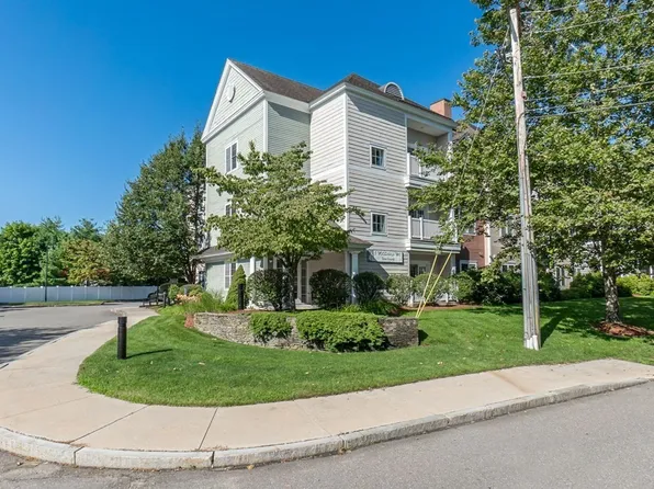 5 Woodman Way Unit 302, Newburyport, MA 01950