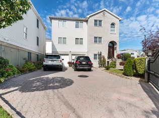 5 Saint Charles St, Newark, NJ 07105