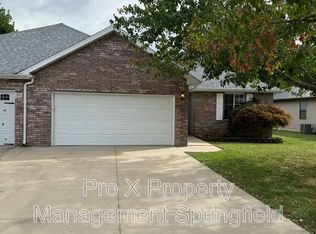212 W Wade St, Republic, MO 65738