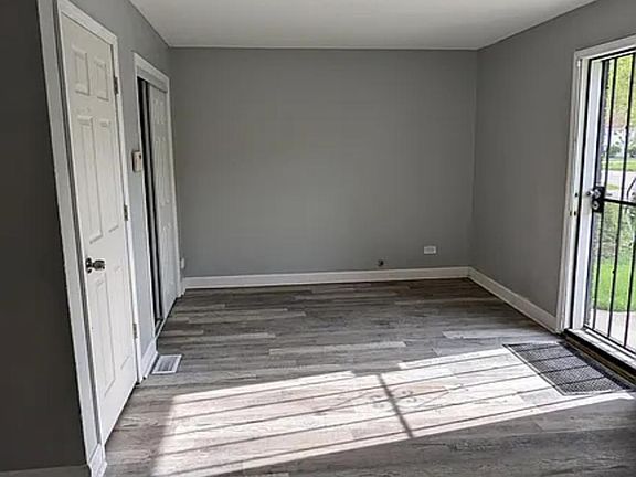2nd image of 15739 Lexington Ave