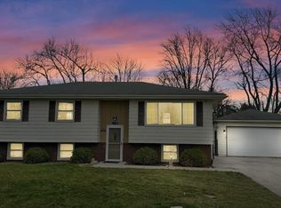 3907 Brookside Dr, Crown Point, IN 46307