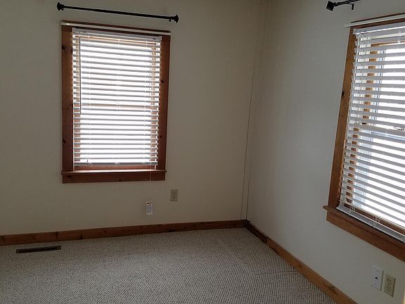 3rd image of 29 Glen St #1