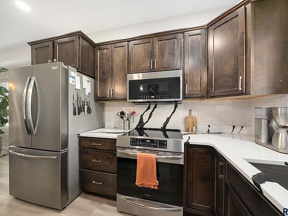 3rd image of 4413 W 34th St N Street N