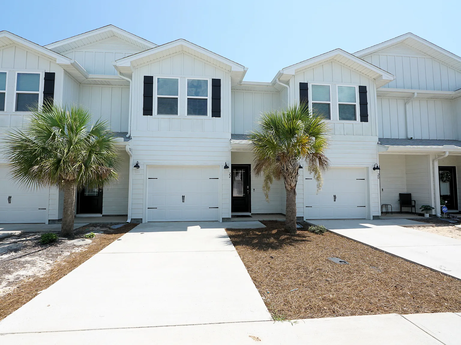 3 bed, 2.5 bath, 1408 sqft, $2,600 — Photo 1