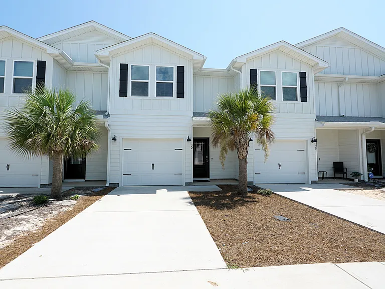 22 Redbird Loop — Photo 1
