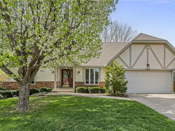 17616 E 48th Terrace Ct S, Independence, MO 64055