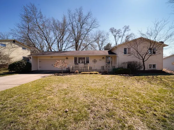 18304 Clairmont Dr, South Bend, IN 46637