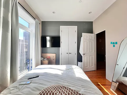 Rented by ERNY LLC | media 28