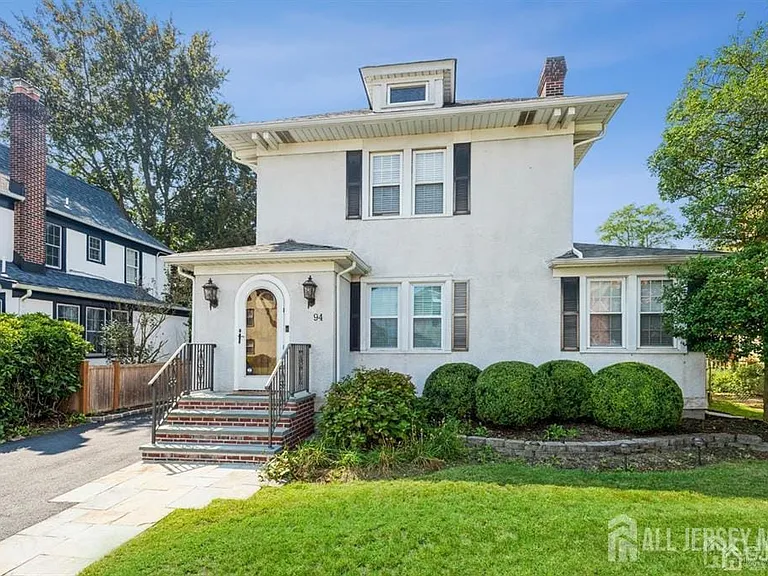 94 Rodney Ave — Photo 1