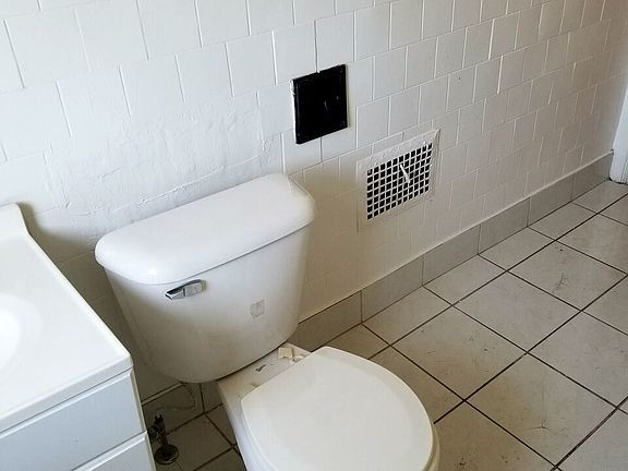 5 - Main Bath v1