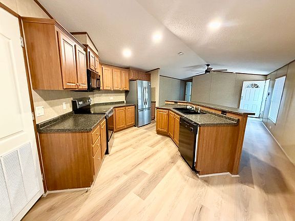 5th image of 3212 Farm To Market Rd #132