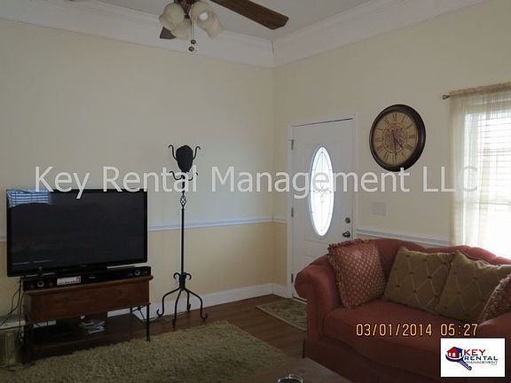 2nd image of 718 W Broadway St
