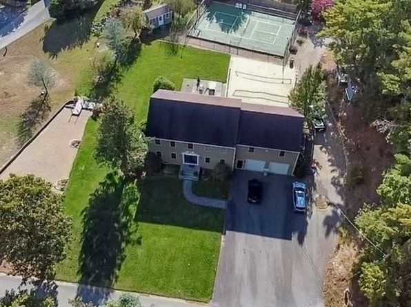 114 Mayflower Ridge Dr, Wareham, MA 02571
