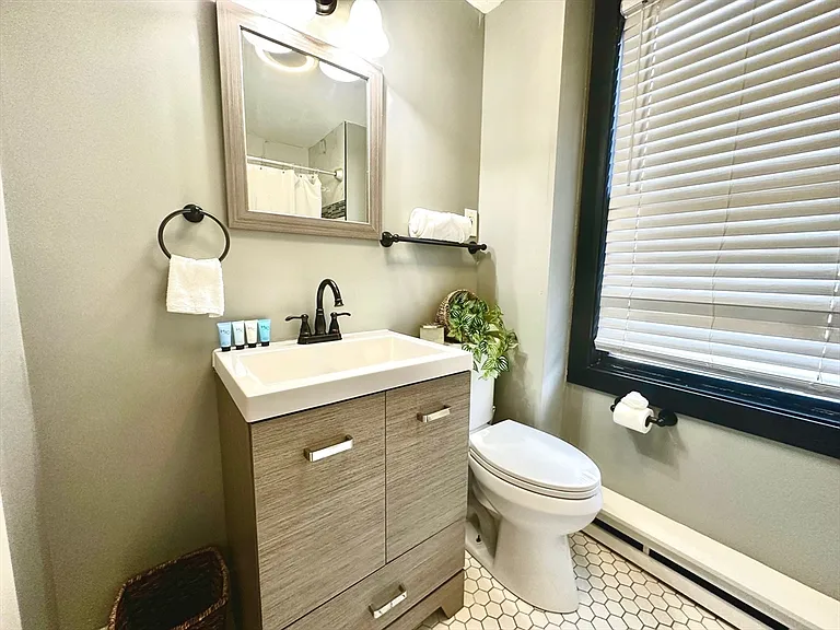 10 Pompeii St #2 — Photo 10