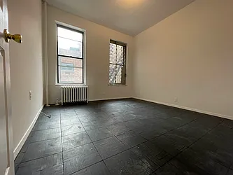 Rented by HOLTON REAL ESTATE INC.