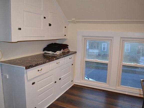 4th image of 92 Sanford St