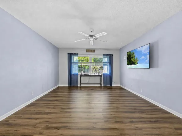 860 SE 6th Avenue #409, Deerfield Beach, FL 33441