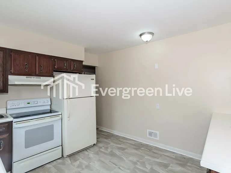 2590 Altura Dr — Photo 7