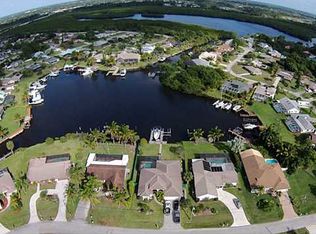 2549 SE Welsh St, Port Saint Lucie, FL 34984