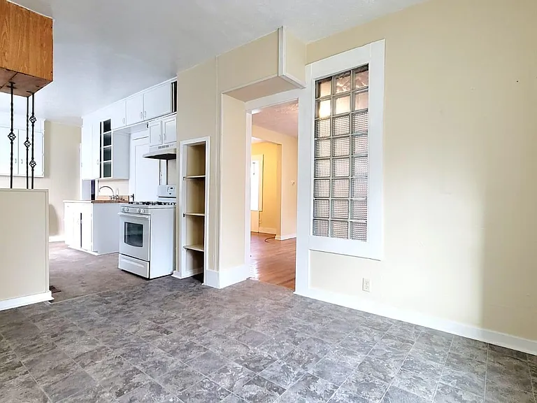 1819 S Taylor St — Photo 5