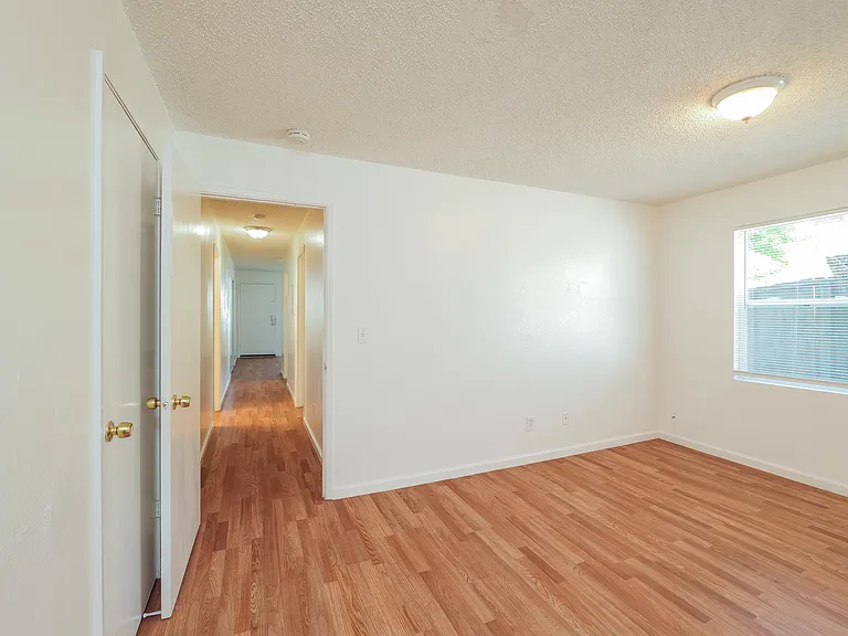10-photo-Bedroom-