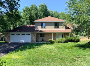 4601 Saddlewood Dr, Minnetonka, MN 55345