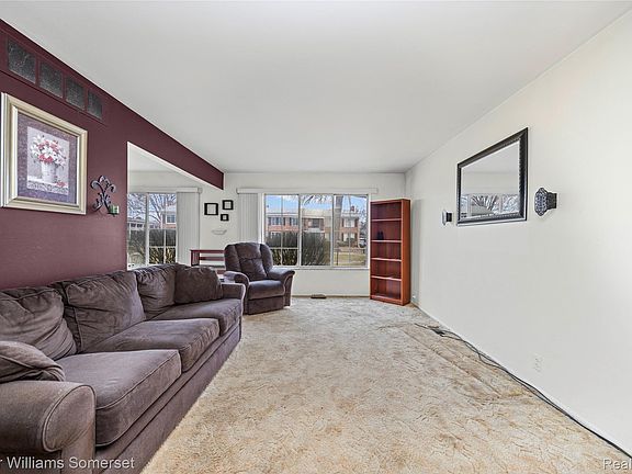 4th image of 29484 Hoover Rd