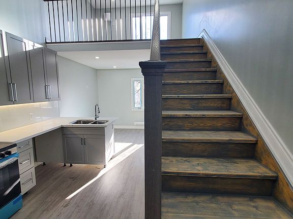 2nd image of 18 King St E #4