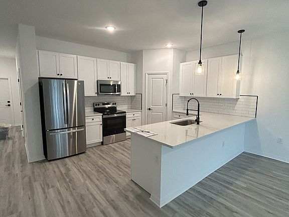 2nd image of 26525 Sandhill Blvd