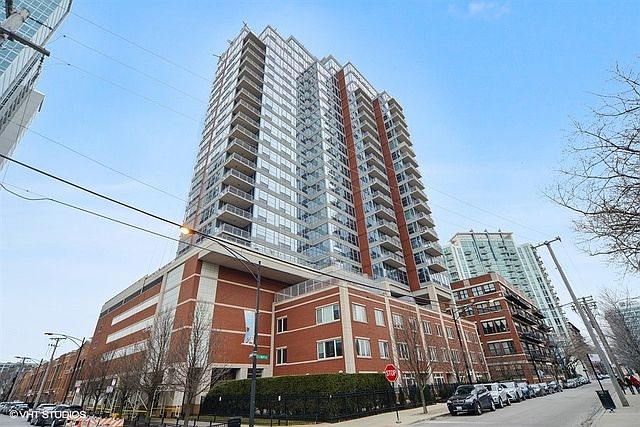 1st image of 1600 S Prairie Ave Unit 2201