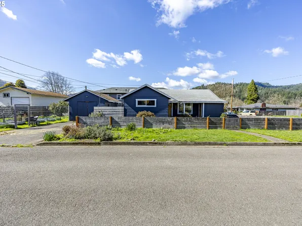 303 Kent St, Drain, OR 97435