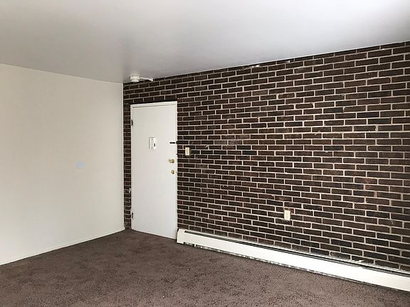 3rd image of 6126 Plymouth Ave APT 1