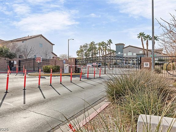 4th image of 6786 Travertine Ln