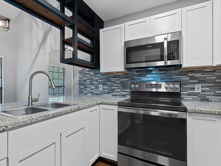 3207 Grooms St #3 — Photo 2