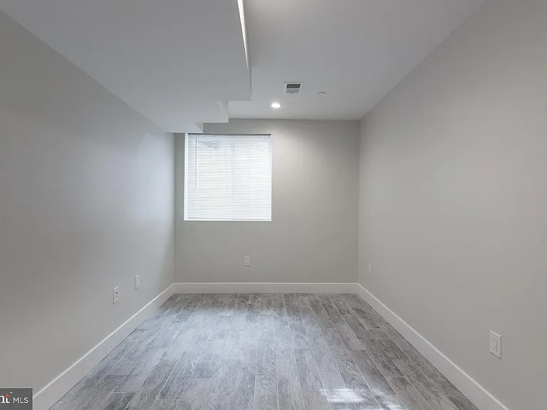 2722 Latona St — Photo 14