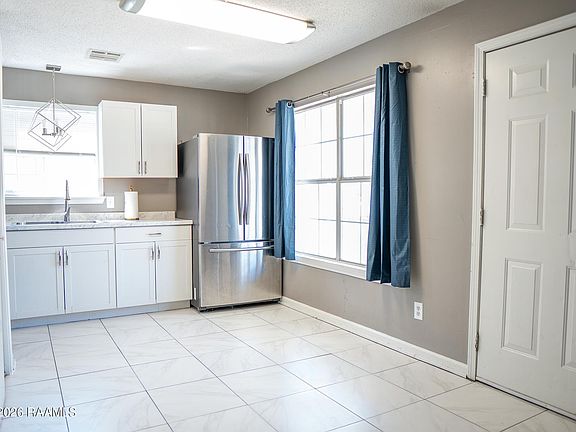 3rd image of 403 Camille Dr