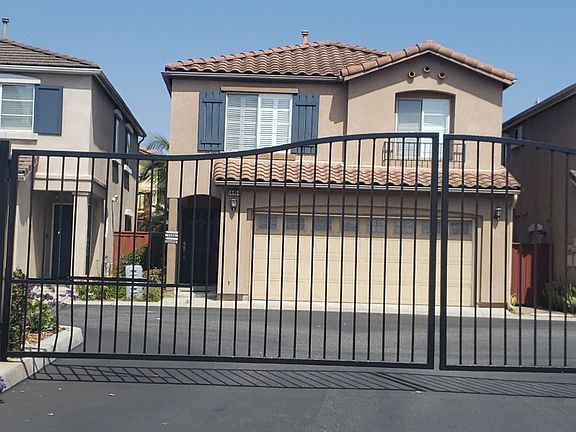 3rd image of 3251 Garden Ln