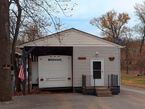 41 Boo Blvd, Falling Waters, WV 25419