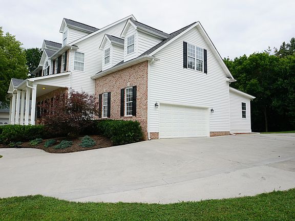 4th image of 929 Annatole Ln