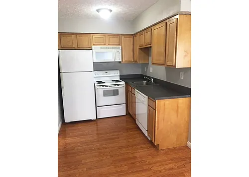 563 Lowell Ave Photo 1