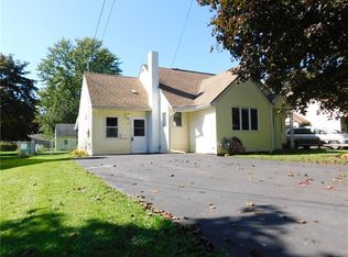 28 Wellington Rd, North Syracuse, NY 13212