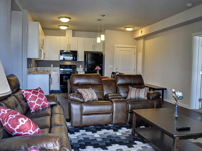 Emerald Ridge Apartments & Townhomes — Photo 28