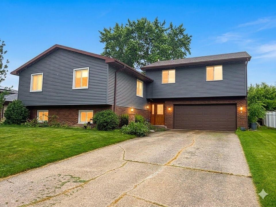 1st image of 6297 Victory Ave