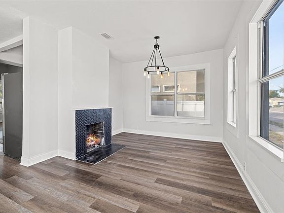 4th image of 2824 5th Ave N