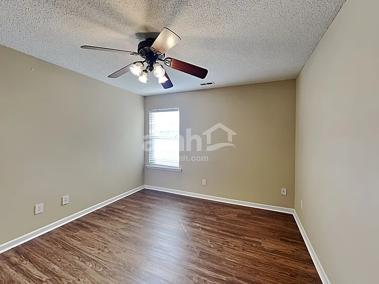 8836 Laurel Run Dr — Photo 19