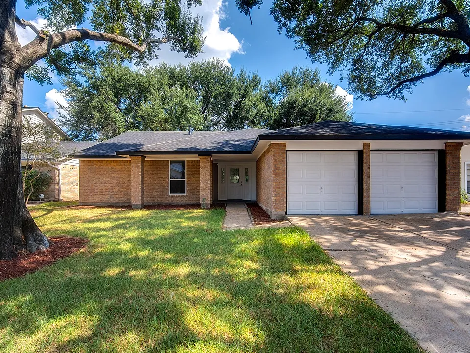 9002 Enchanted Forest Dr